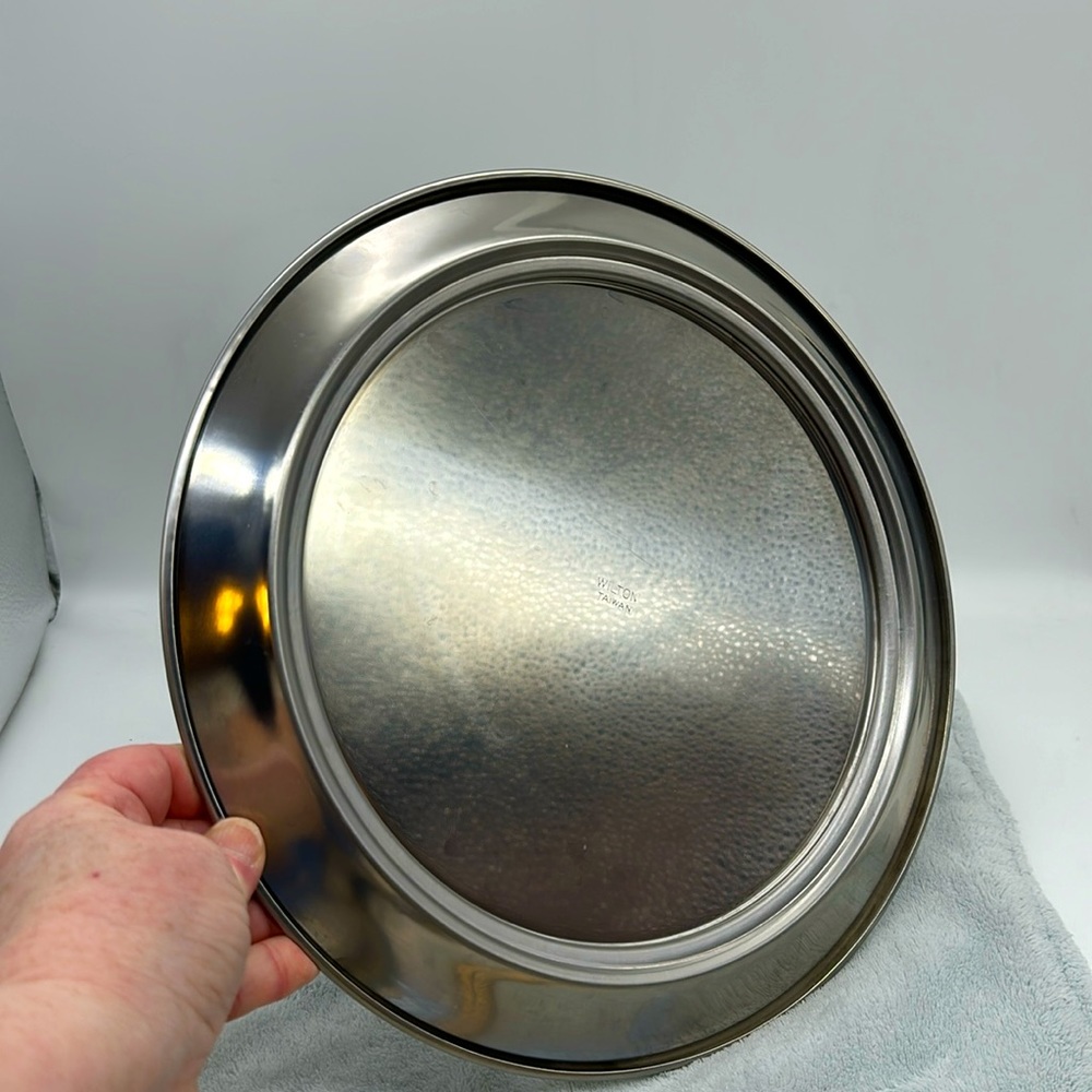 Wilton Silver Serving—Display Cake Plate Holder Dia. Outside 12” & Inside Dia.9”